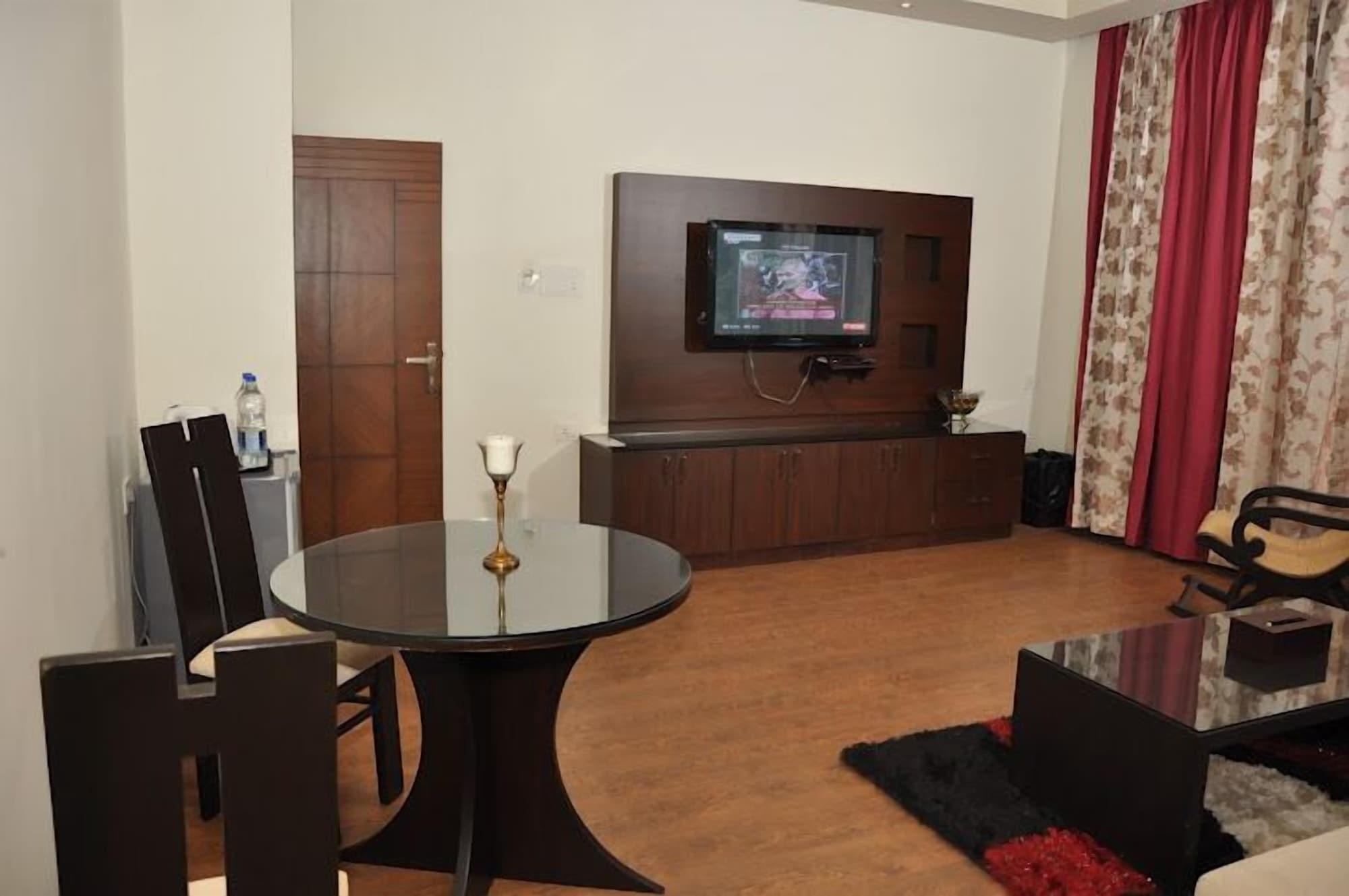 Sukhmantra Resort & Spa Кандолим Экстерьер фото