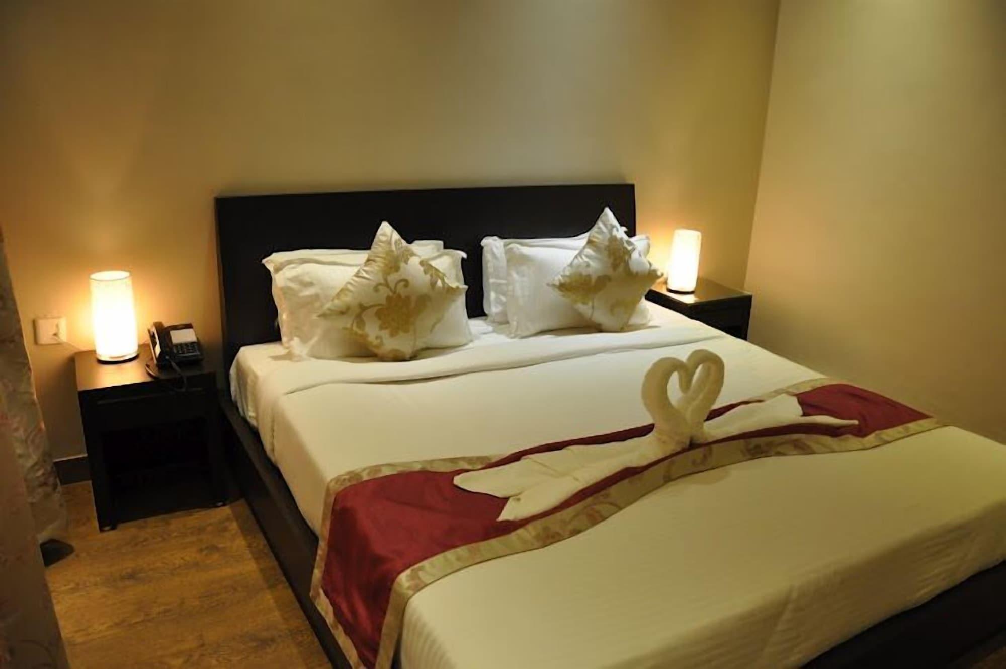 Sukhmantra Resort & Spa Кандолим Экстерьер фото